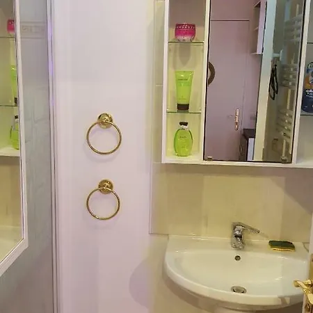 Apartment ☆ 2 Pieces A Paris La Defense & Parking *